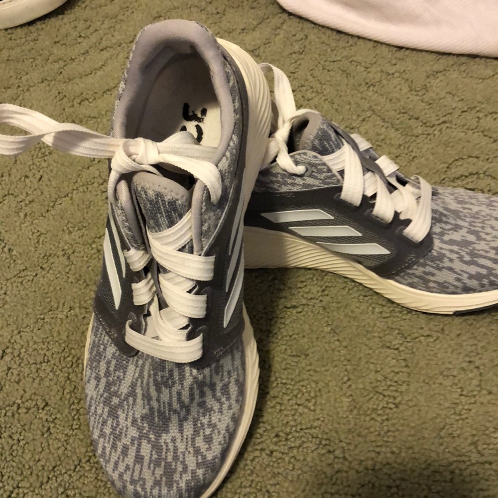Almost new adidas bounce lux sneakers